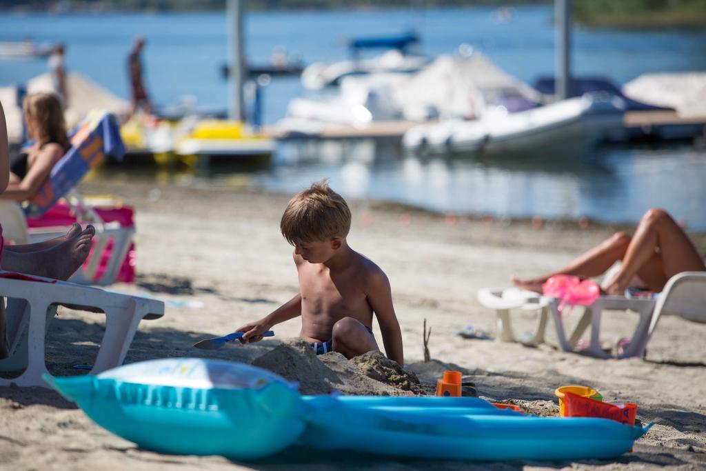 Camping Italia Lido 카스텔레토소프라티시노 외부 사진